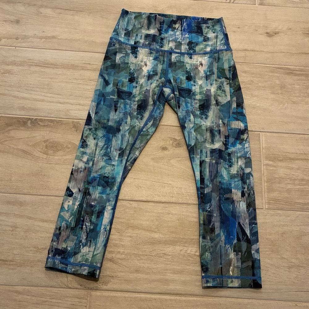 NWOT! Lululemon Wunder Under Crop High Rise